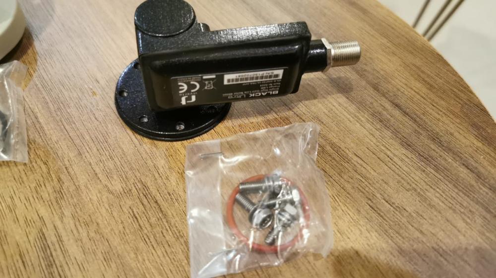 Inverto Black Ultra  Single Flange  Kit لاقط انفرتو بلاك اطباق كبيرة